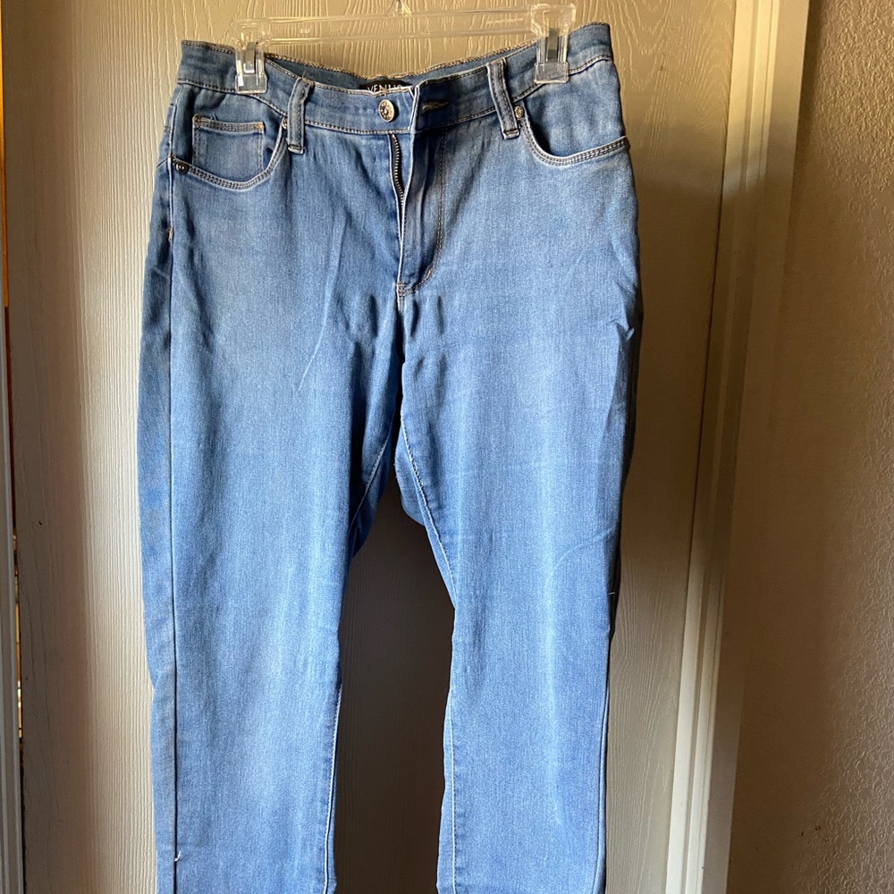 Ankle cut jeans